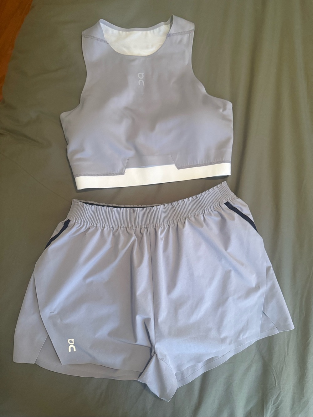 ON Running lilac women’s matching set size Medium